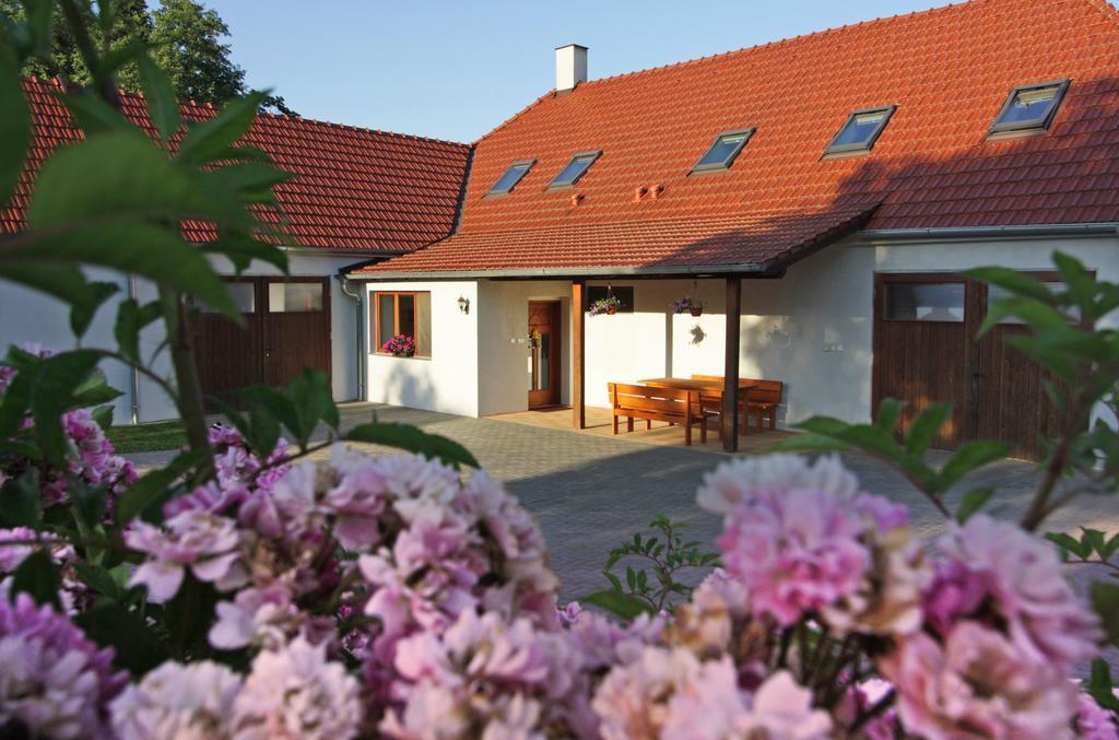 U Slunce Lägenhet Cizov  Exteriör bild